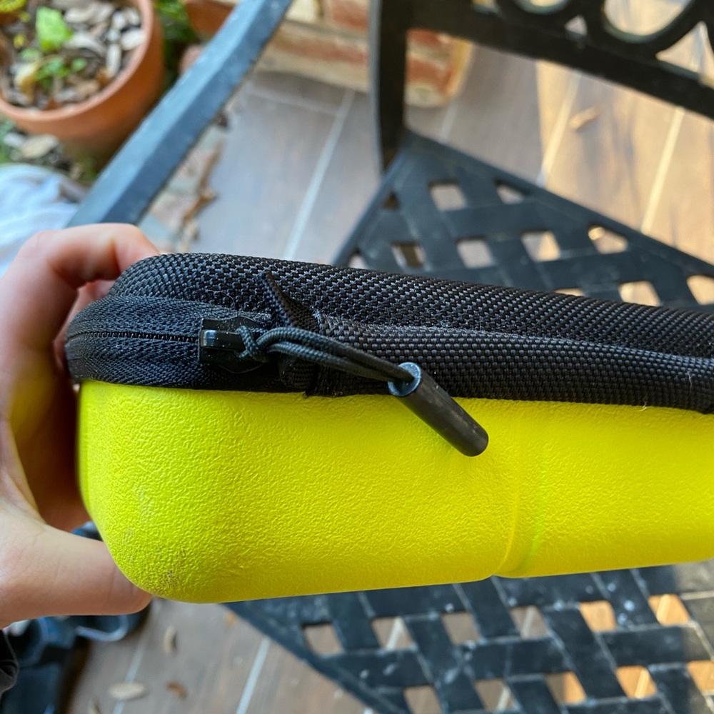 INCASE GoPro Carrying Case—Green - Picture 2 of 6